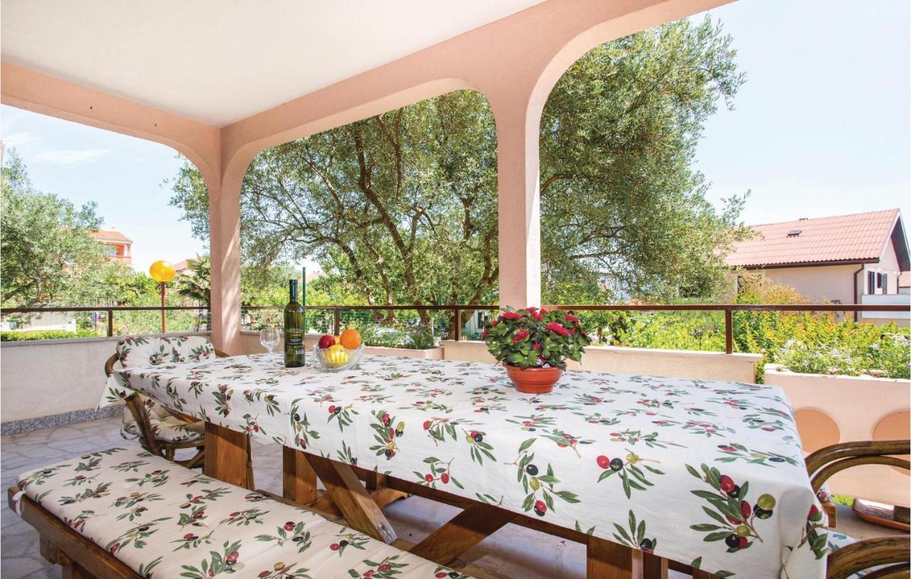Stunning Apartment In Krk With Kitchen 克尔克 外观 照片