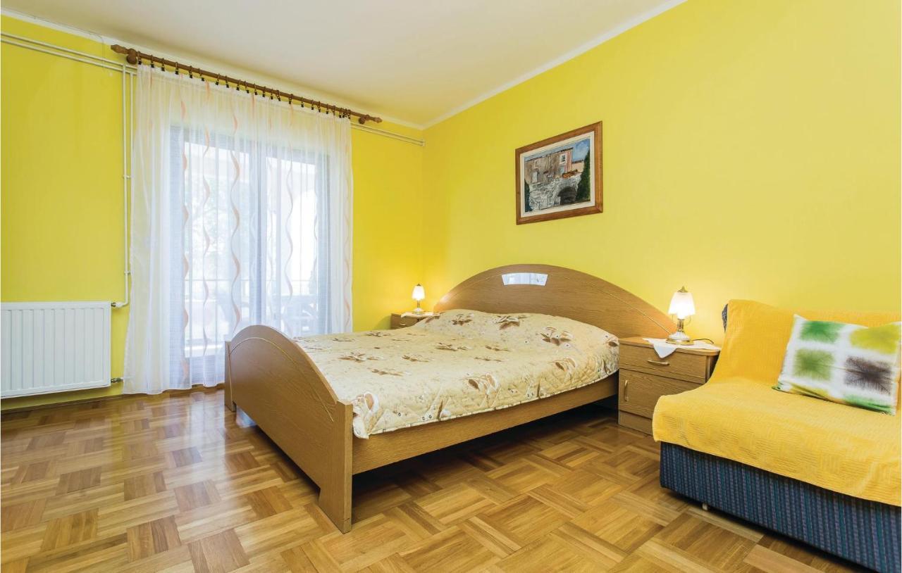 Stunning Apartment In Krk With Kitchen 克尔克 外观 照片