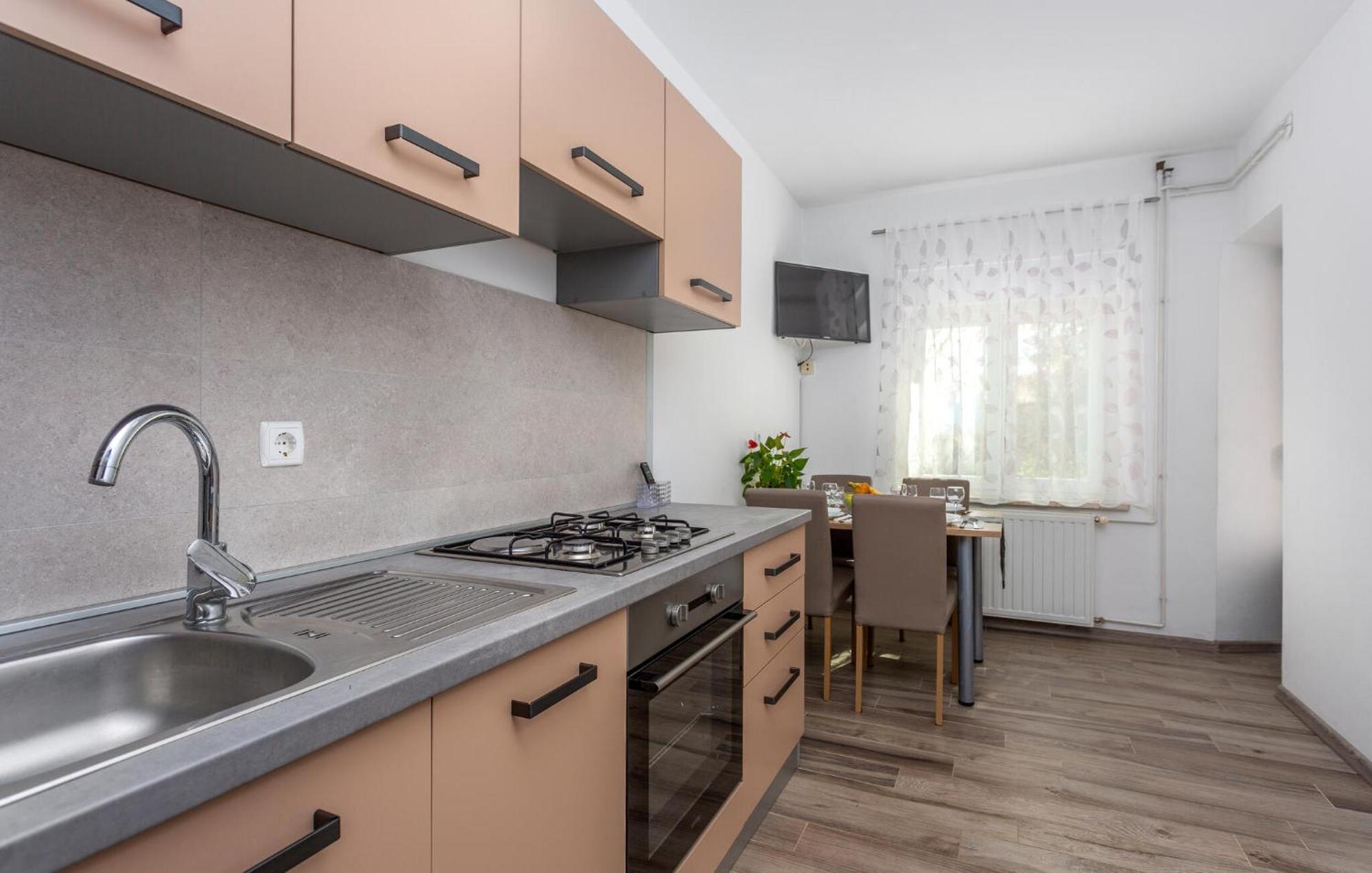 Stunning Apartment In Krk With Kitchen 克尔克 外观 照片