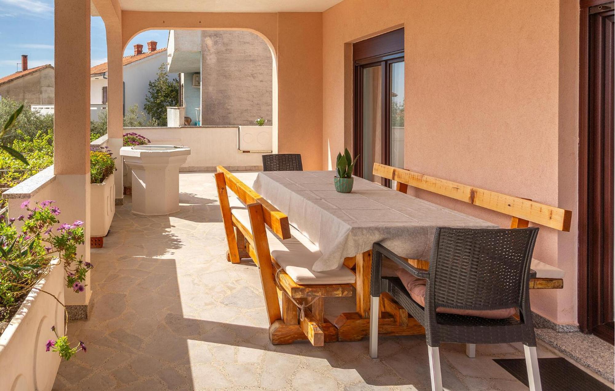 Stunning Apartment In Krk With Kitchen 克尔克 外观 照片